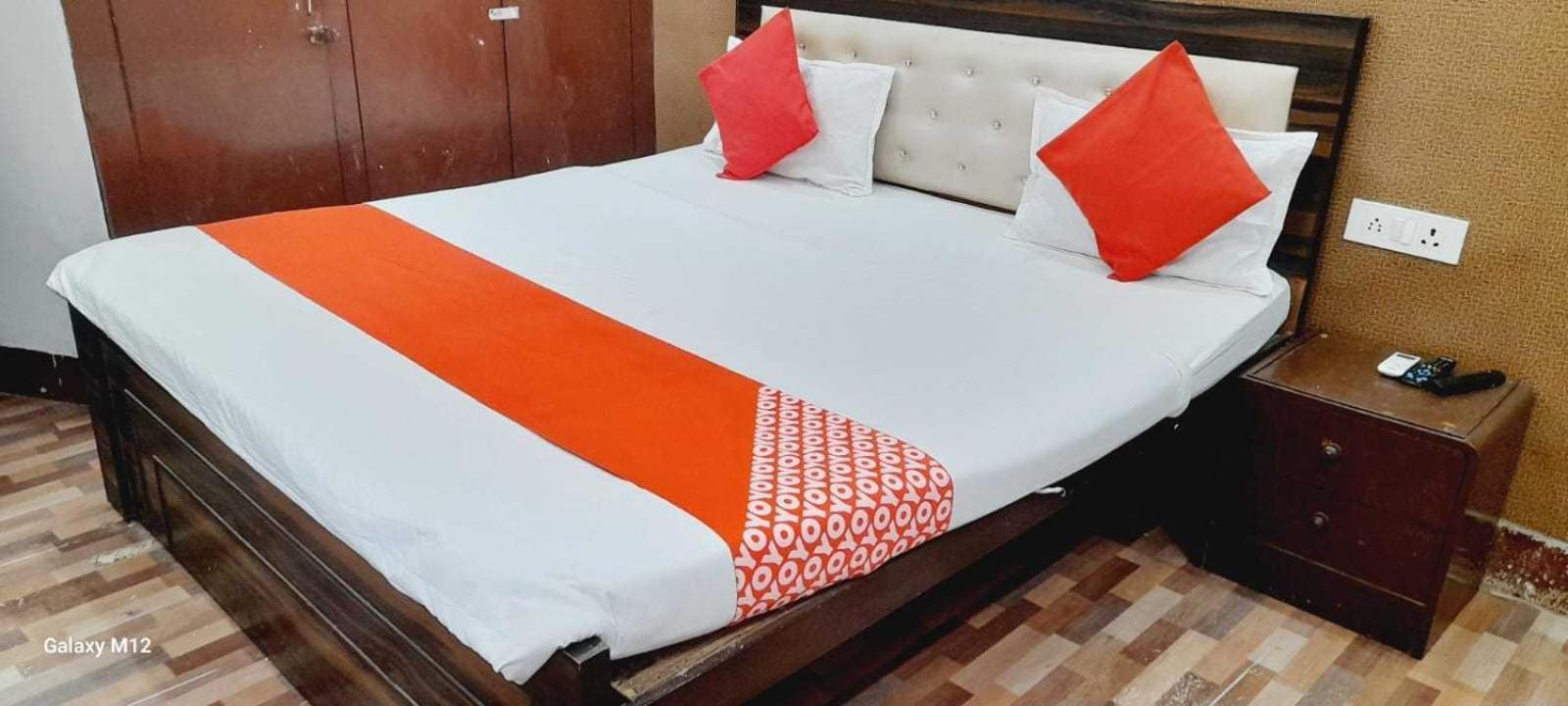 Allāhābād Junction Hotel O Prayag Villa מראה חיצוני תמונה